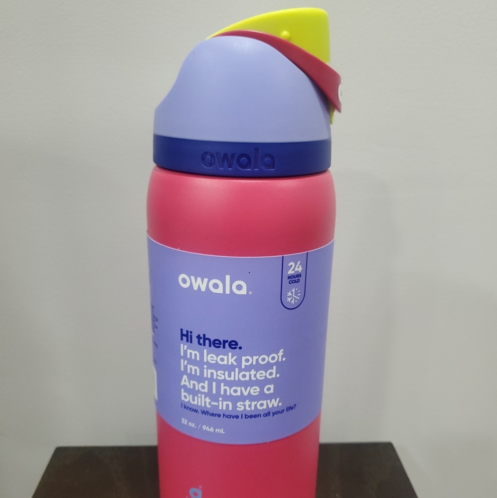 Owala FreeSip Stainless Steel Water Bottle / 32oz / Color: Poolside Punch